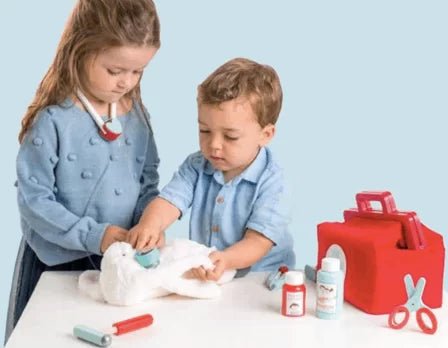 Supporting Language Development Through Play - Learningbugs