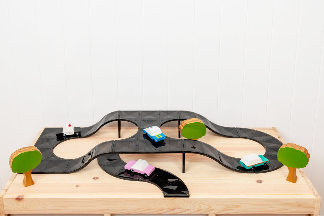 NEW IN: CONNETIX 16 Piece Roads Ramps and Intersections Pack