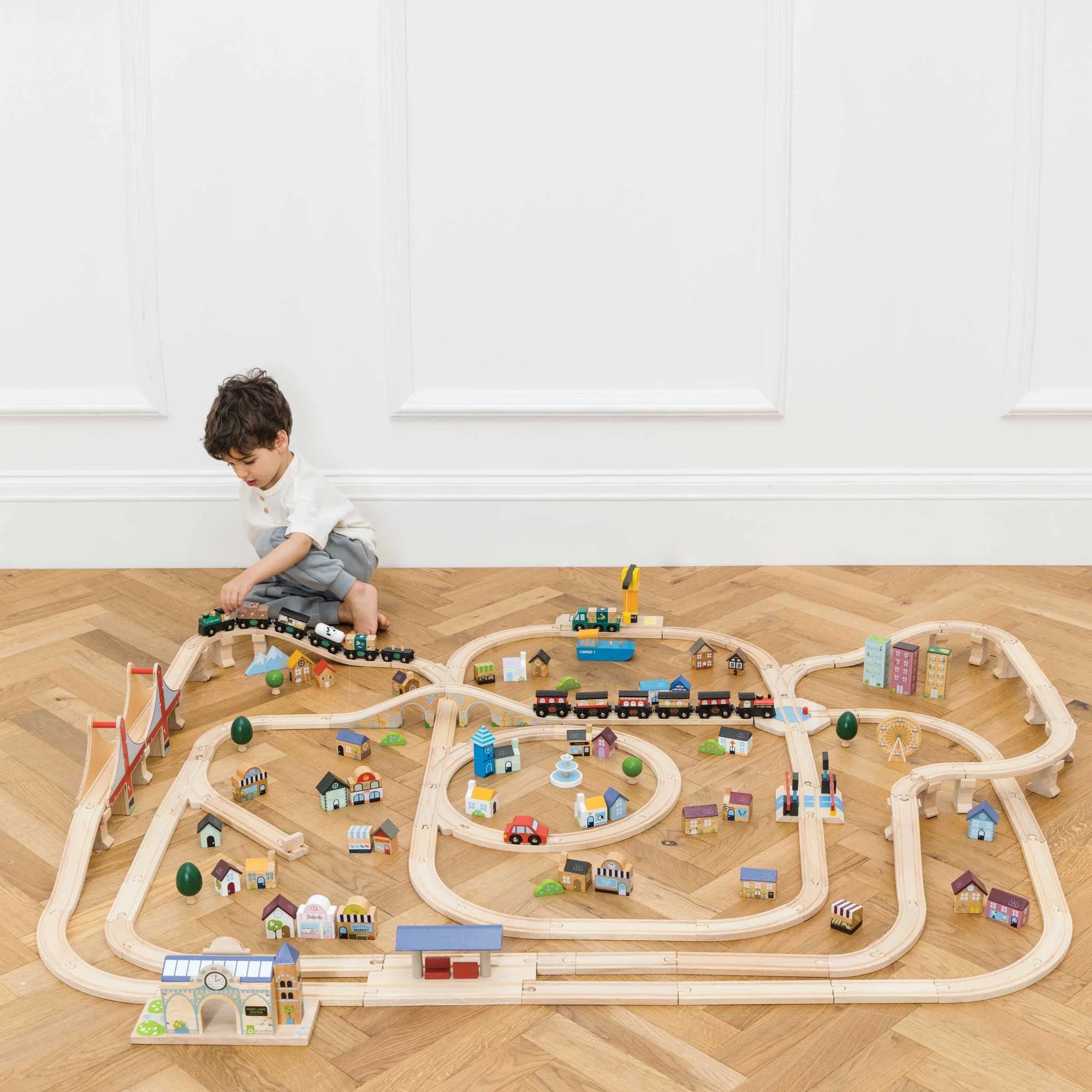 Le Toy Van - Royal Express Train Set by Lauvely - Learning Bugs UK