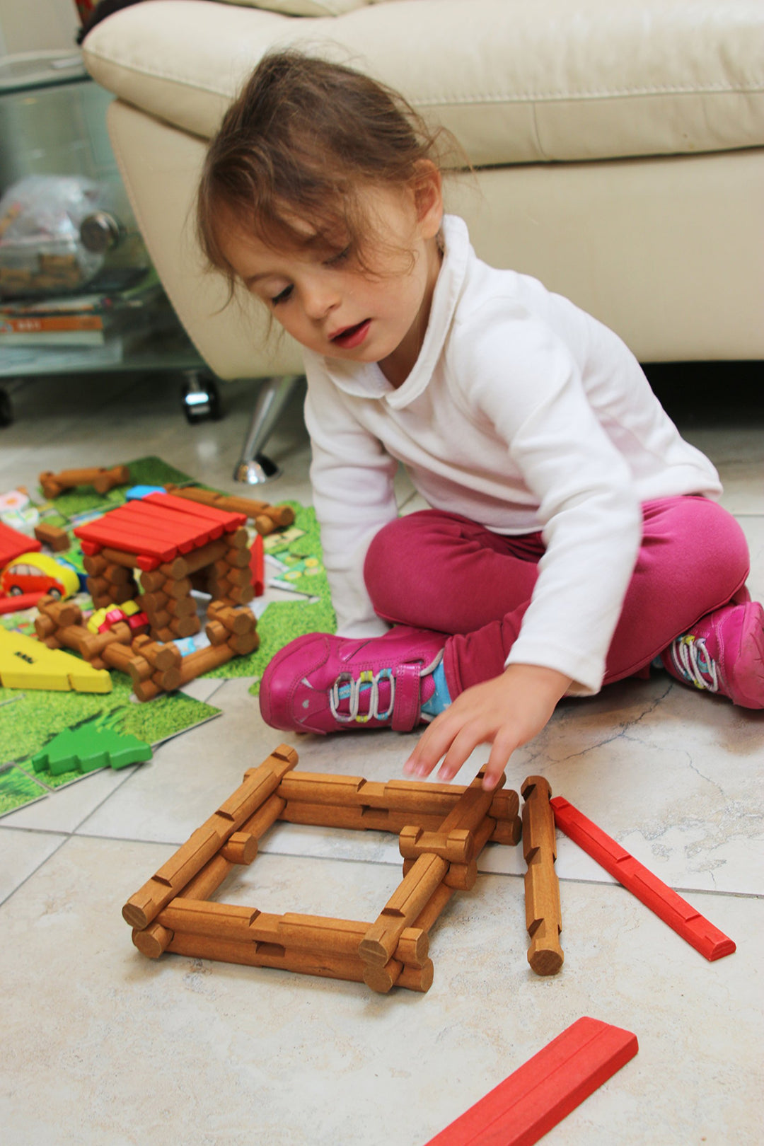 TOWO Wooden Logs Toys Farm Playset- Wooden Logs Building Set Farm House Wooden Construction Toys 207 Pieces Animal Farm