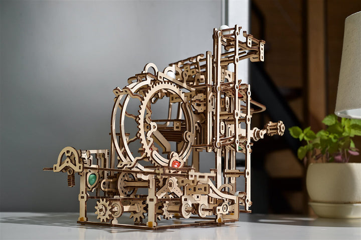 UGEARS Wooden Marble Run Kit 3D Puzzle Wood Marble Run Stepped Hoist with 3-Stepped Lift Mechanism and 10 Marbles
