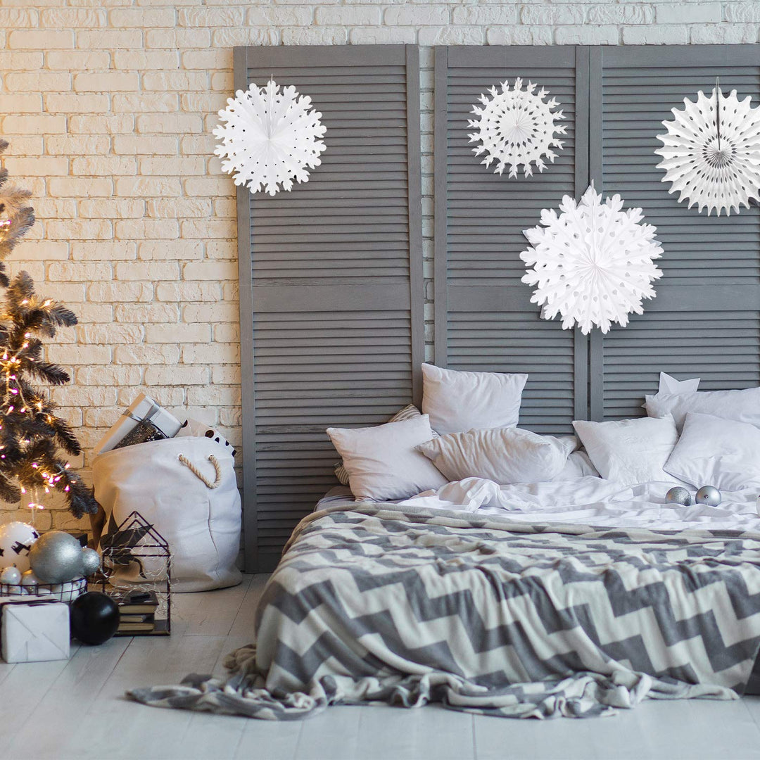 16 Pcs Winter Snowflake Hanging Decorations