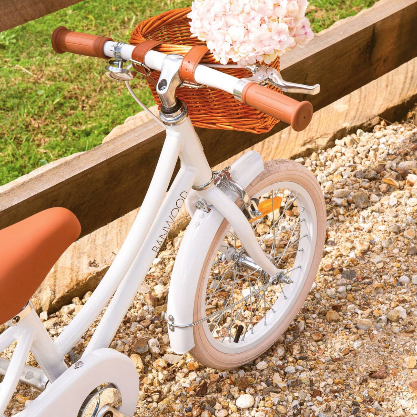Banwood Classic – Kids Vintage Bike 16” (White)
