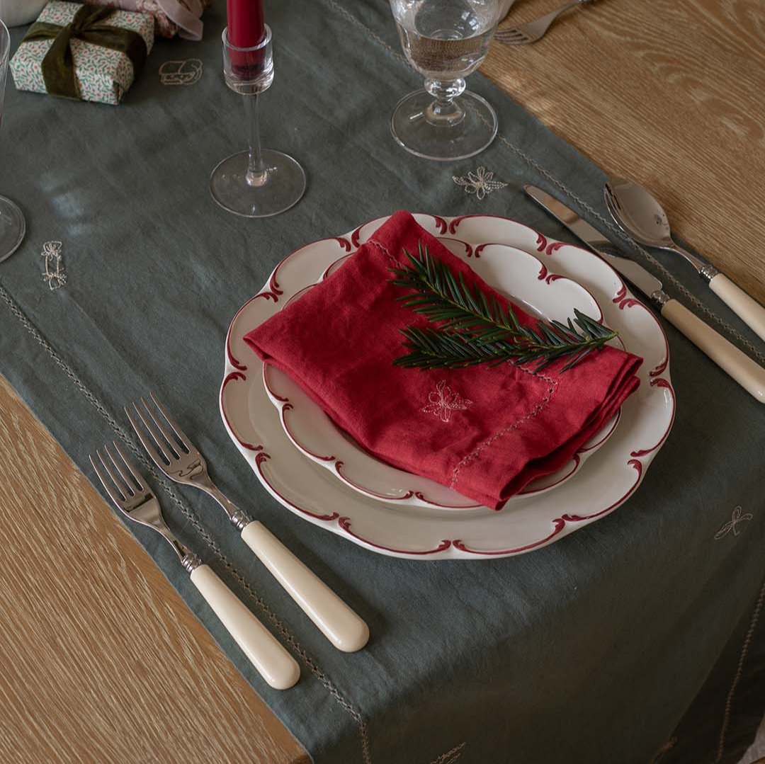 Embroidered Linen Napkins, Set of 4 - Berry