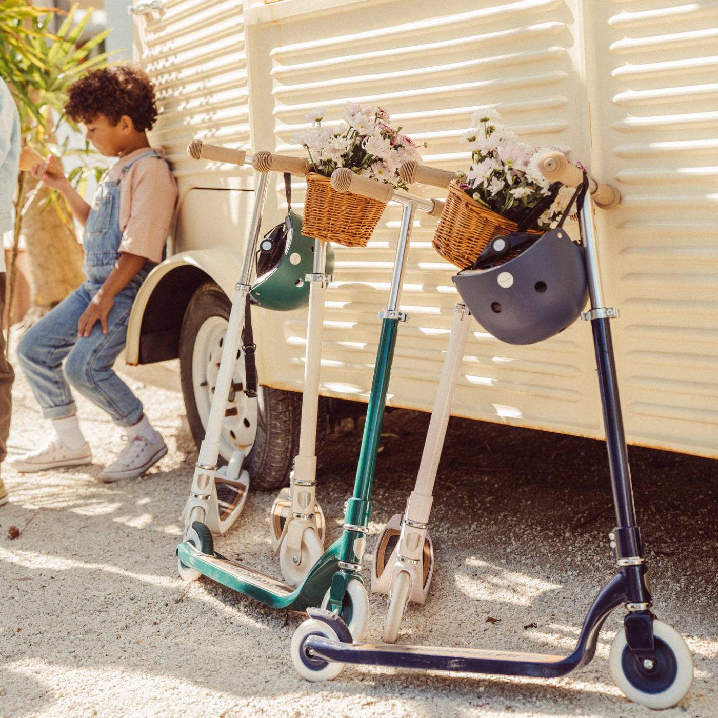 Banwood Maxi Scooter – Kids Two-Wheel Scooter (Green)