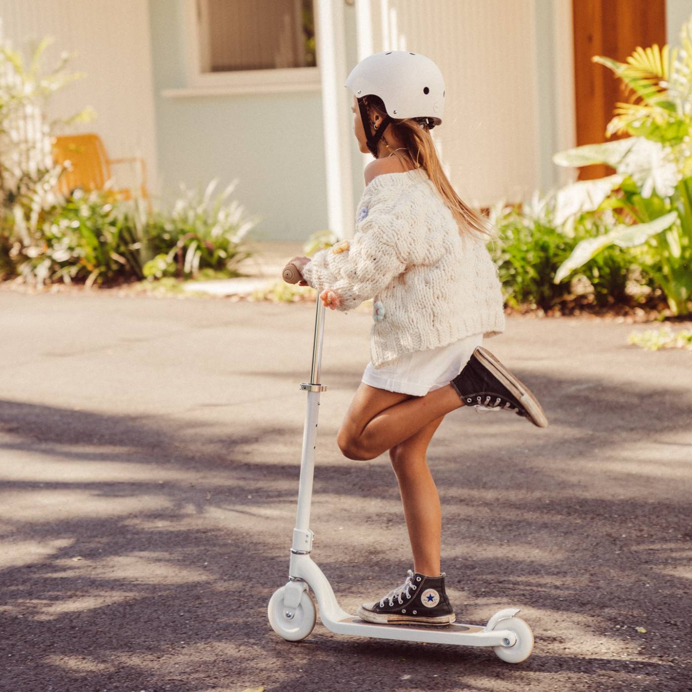 Banwood Maxi Scooter – Kids Two-Wheel Scooter (White)