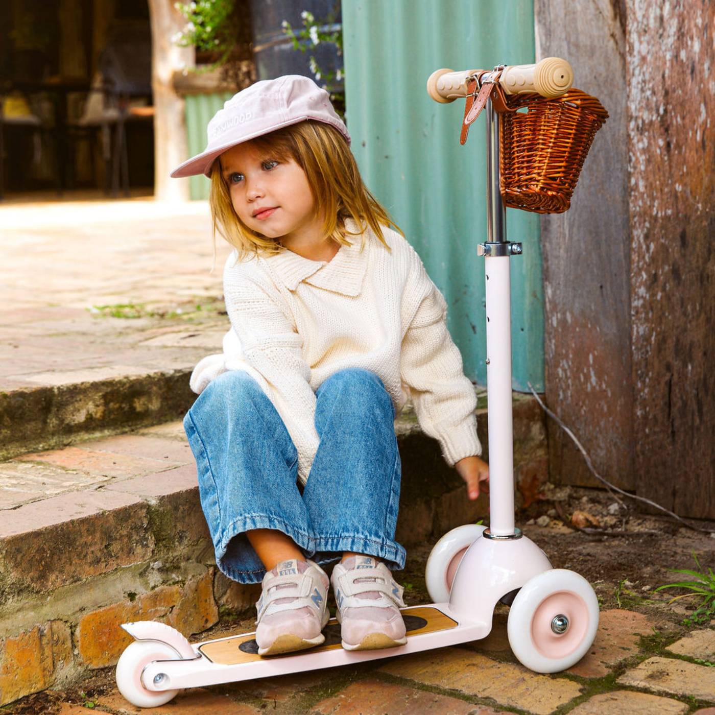 Banwood Scooter – Stylish 3-Wheel Kids Scooter (Pink)