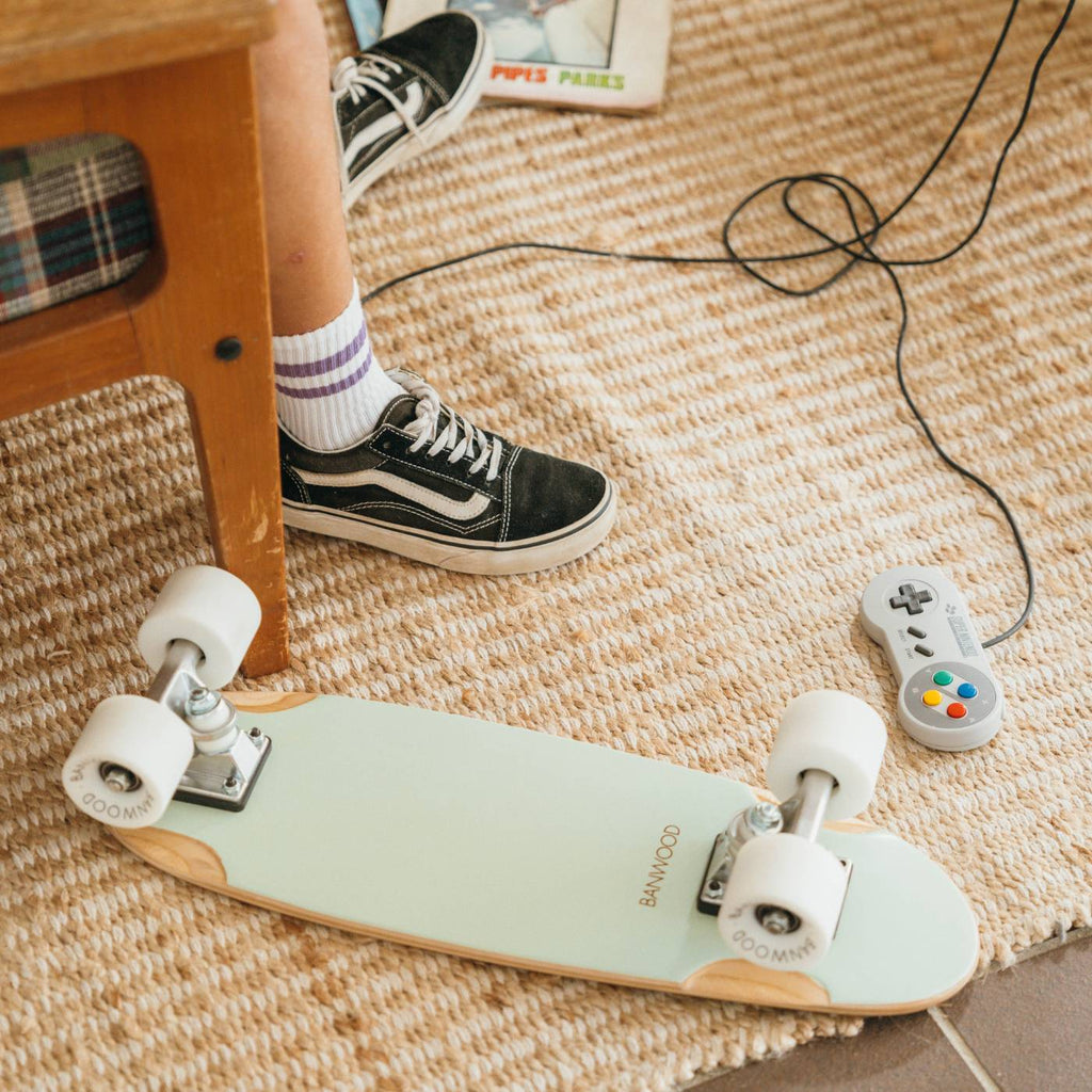 Banwood Skateboard – Kids Maple Deck Skateboard (Mint)