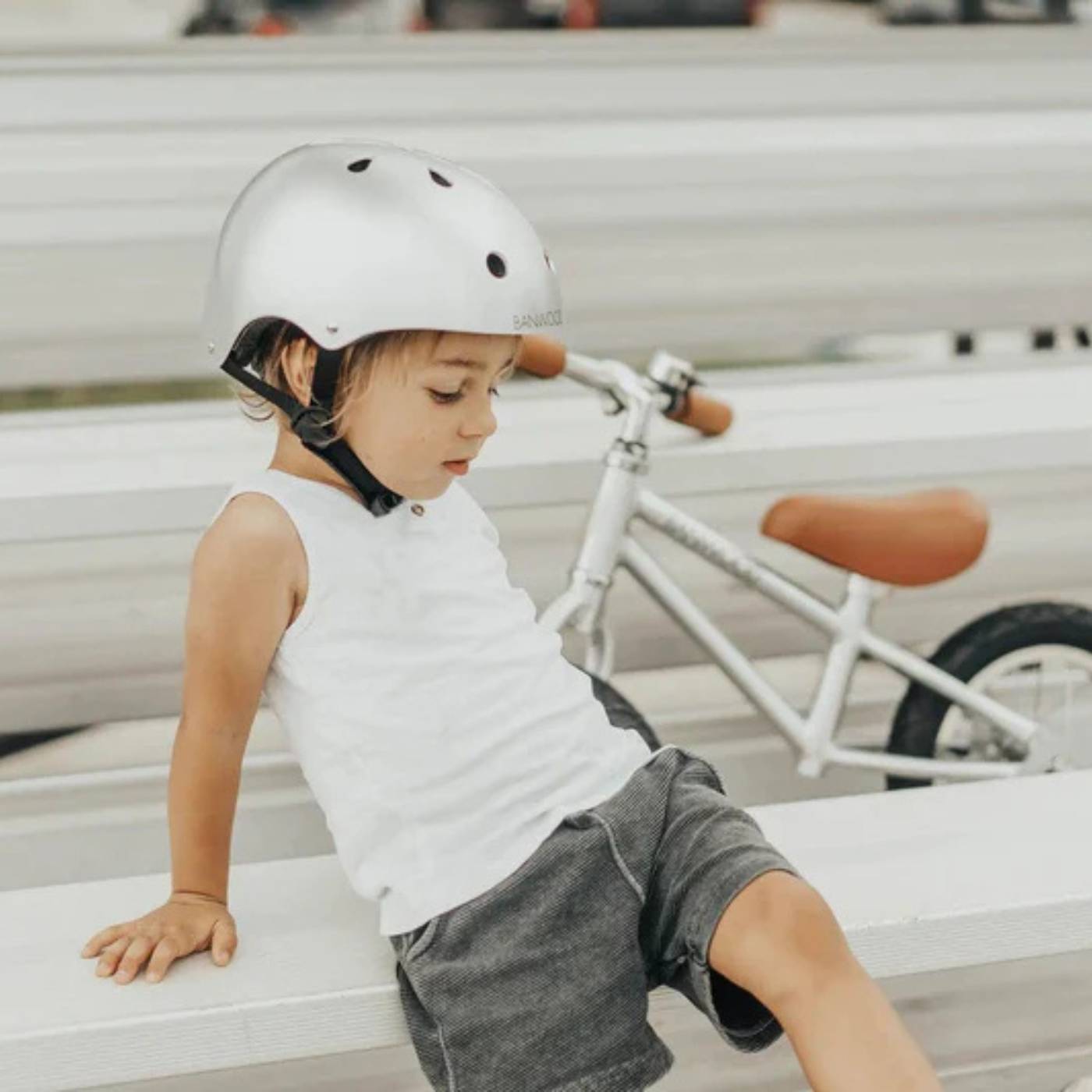 Banwood Classic – Kids Bike & Scooter Helmet (Chrome)