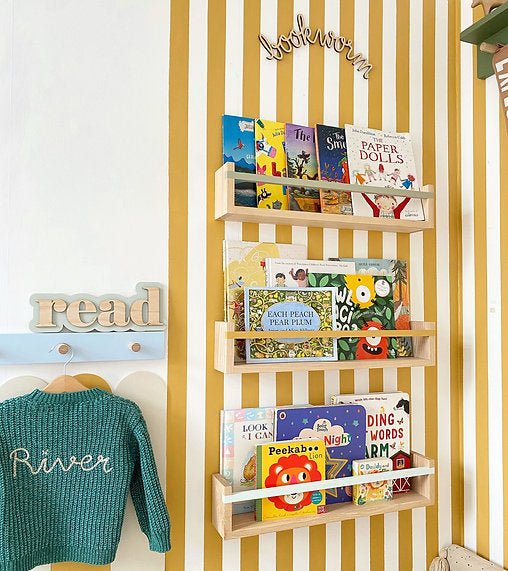 Autumns Corner - The Bookshelf