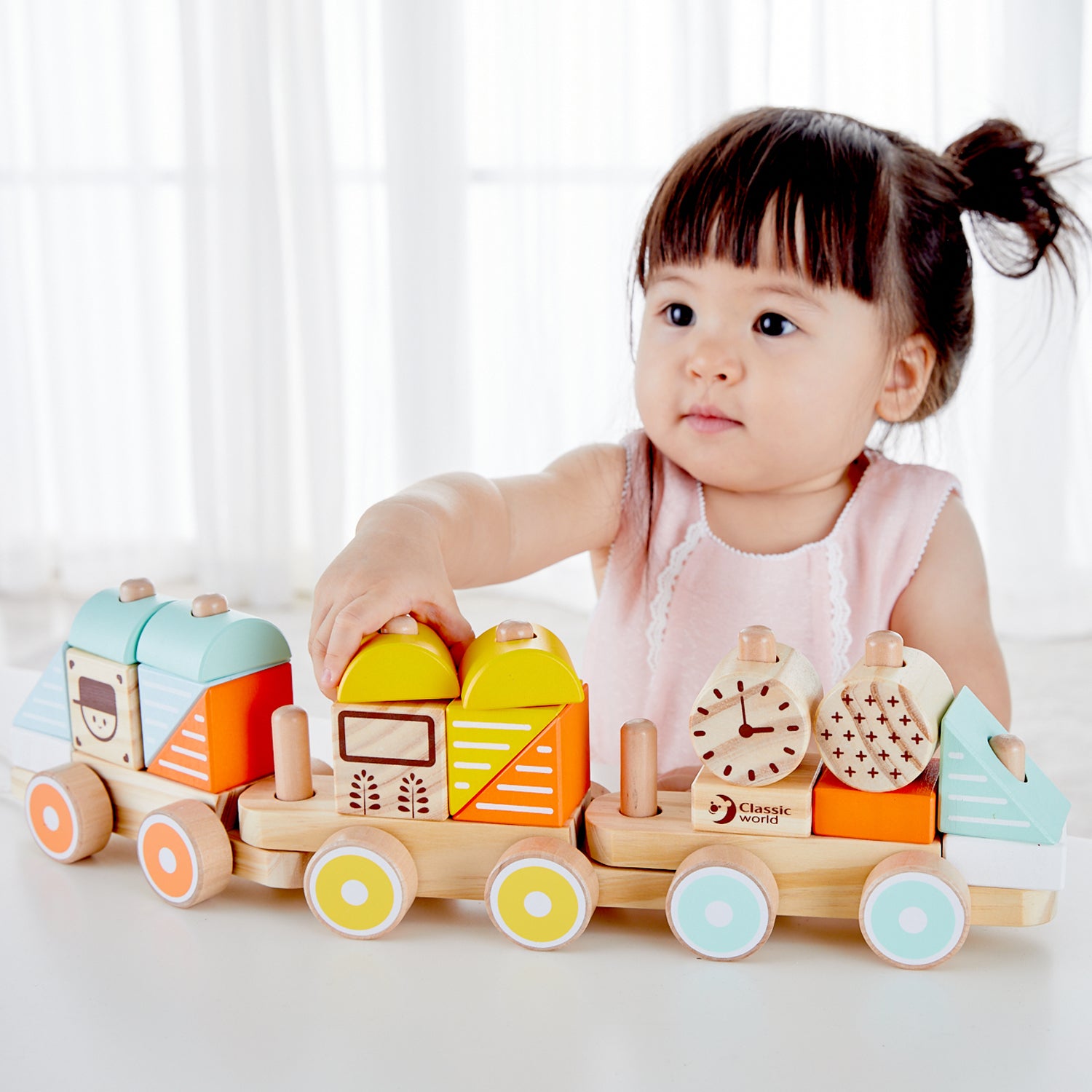 Classic World Pull Train by Classic World Toys - Learning Bugs UK