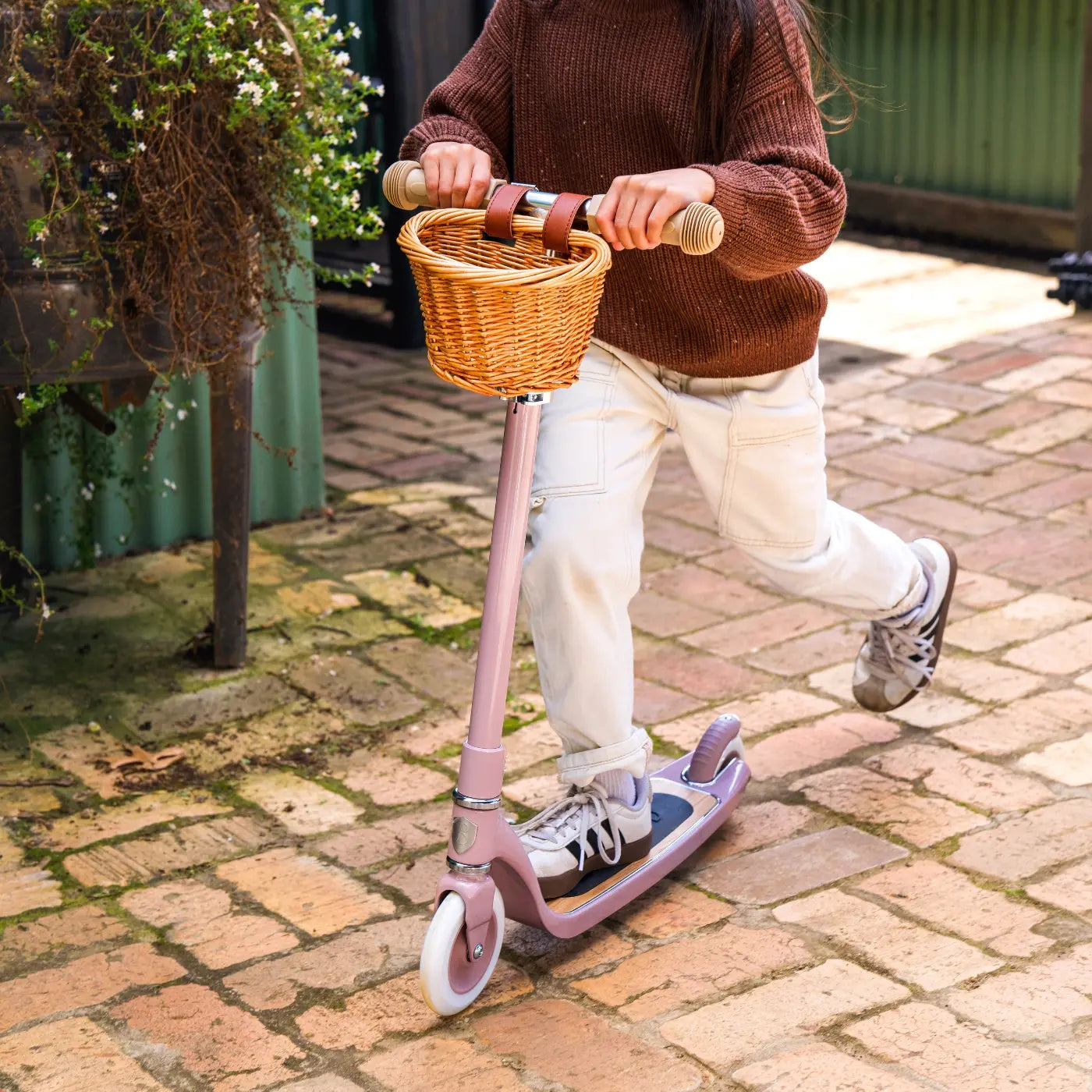 Banwood Maxi Scooter – Kids Two-Wheel Scooter (Dusty Pink)