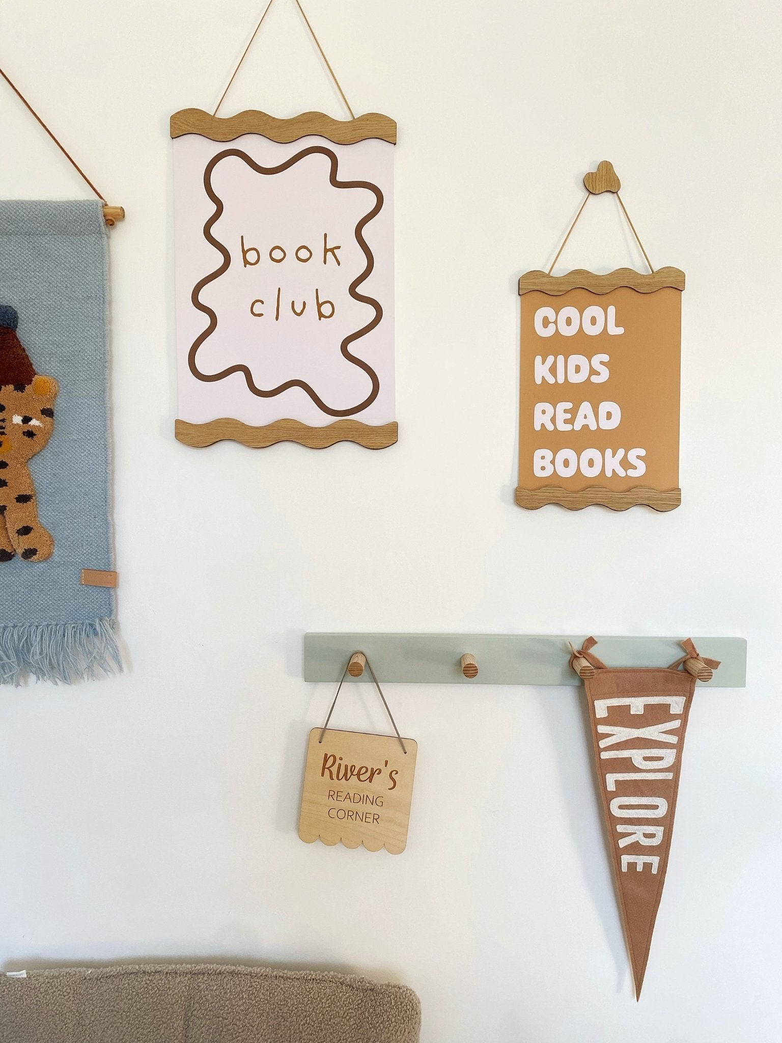 Wavy Oak Magnetic Picture Frame